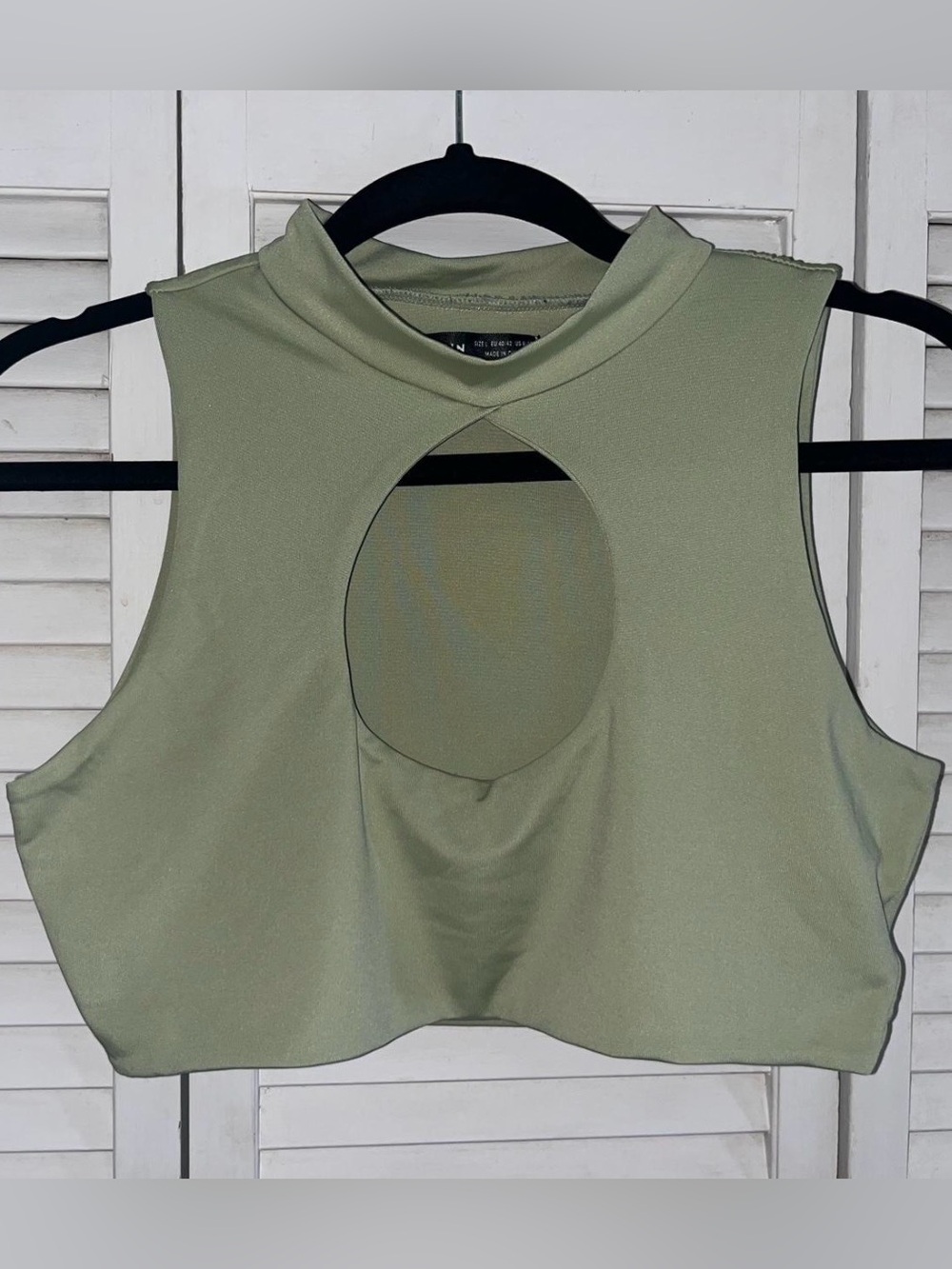 SHEIN Olive Green Sleeveless Crop Top with Round Front Cutout